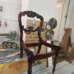 Stuhl neu lackiert